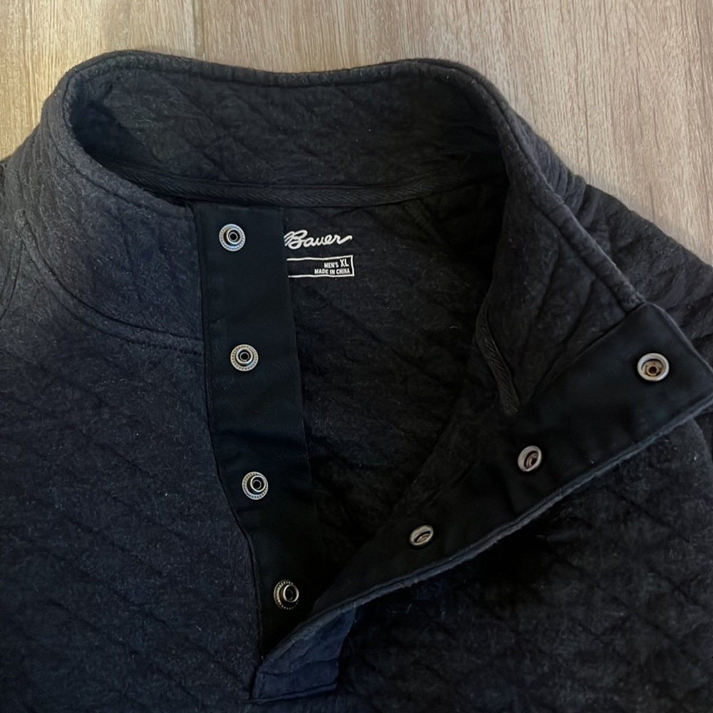 Eddie Bauer pullover - Picture 2 of 3